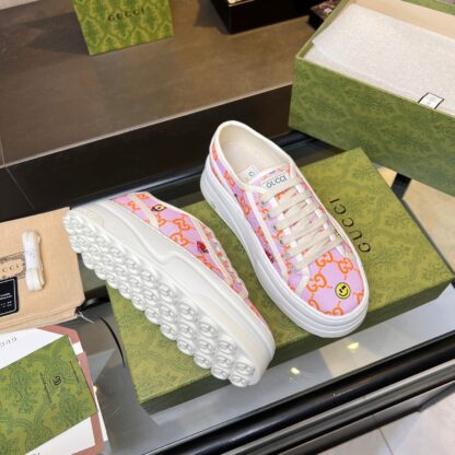 Gucci early spring casual sneakers - Image 4