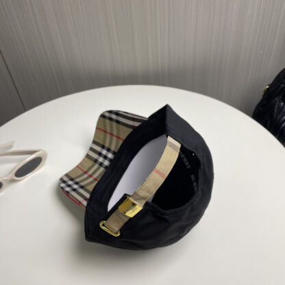 Burberry Classic Slouch Baseball Cap - Image 4