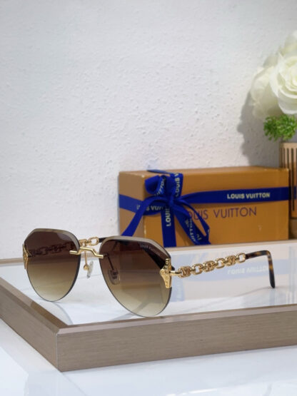LOUIS VUITTON Fashion Sunglasses - Image 4