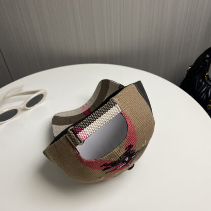 Burberry Classic Simple Check Baseball Cap - Image 4