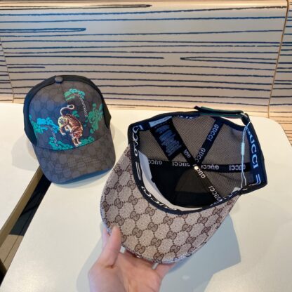 Gucci Unisex Baseball Cap - Image 3