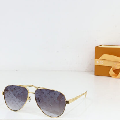 LOUIS VUITTON Fashion Sunglasses - Image 4