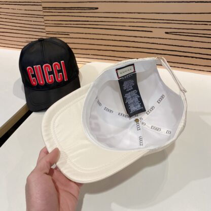 Gucci Unisex Baseball Cap - Image 3