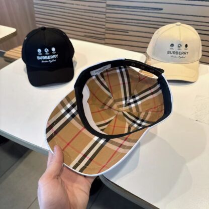 Burberry Classic Slouch Baseball Cap - Image 4