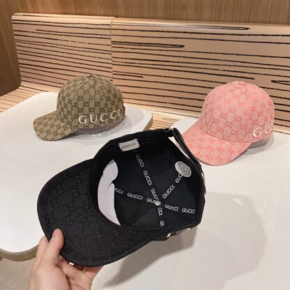 Gucci Unisex Baseball Cap - Image 3