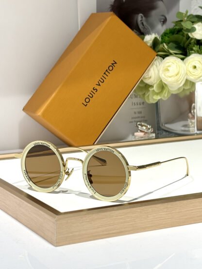 LOUIS VUITTON Fashion Sunglasses - Image 4