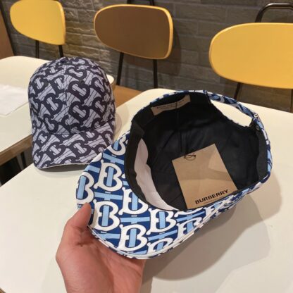 Burberry Classic Slouchy Print Baseball Cap - Image 4
