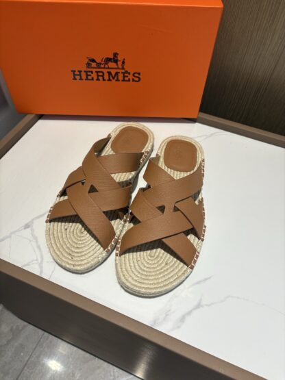 Hermès men's versatile, comfortable, non-slip brown casual slippers - Image 3