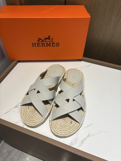 Hermès men's versatile, comfortable, non-slip light gray casual slippers - Image 3