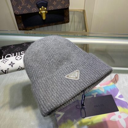 Prada soft and comfortable knitted beanie - Image 3