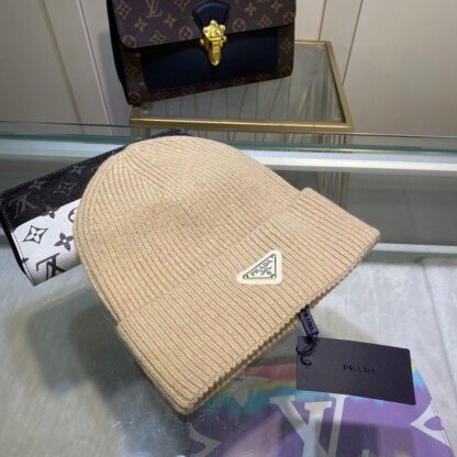 Prada soft and comfortable knitted beanie - Image 3