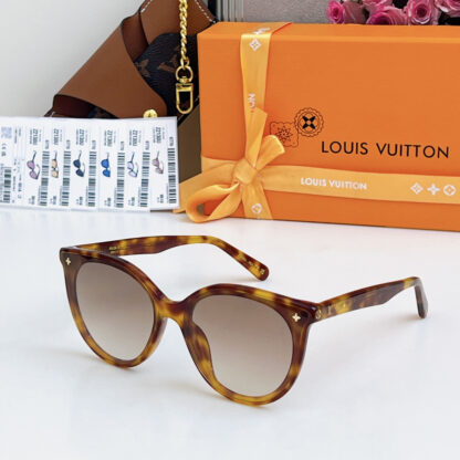 LOUIS VUITTON Fashion Sunglasses - Image 4