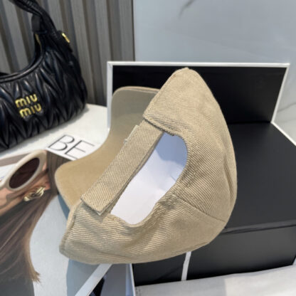 Miu Miu embroidered baseball cap - Image 4