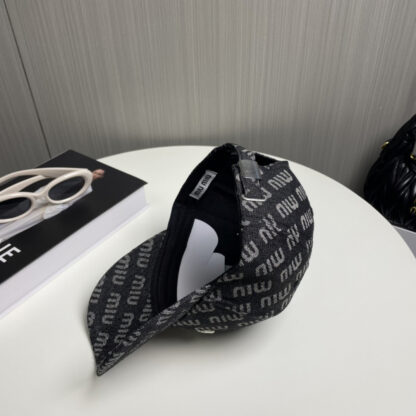 Miu Miu embroidered baseball cap - Image 4