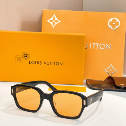 LOUIS VUITTON Fashion Sunglasses - Image 4