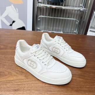 Gucci low-top distressed sneakers