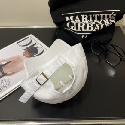 Miu Miu simple fashion baseball cap - Image 4