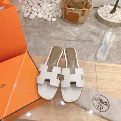 Hermès summer versatile off-white flat slippers - Image 2