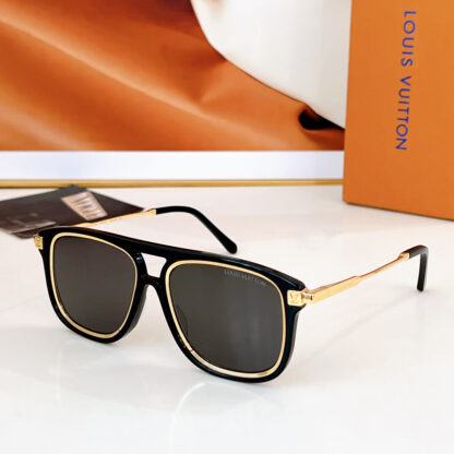 LOUIS VUITTON Fashion Sunglasses - Image 4