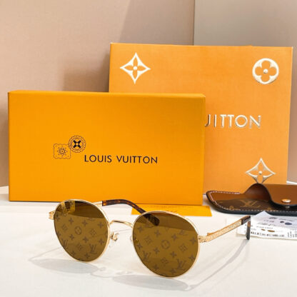 LOUIS VUITTON Fashion Sunglasses - Image 4