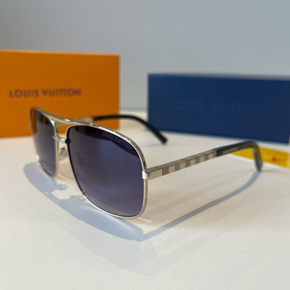 LOUIS VUITTON Fashion Sunglasses - Image 4