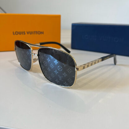 LOUIS VUITTON Fashion Sunglasses - Image 4