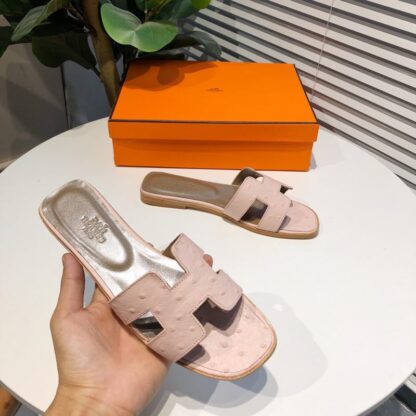 Hermès summer versatile light pink flat slippers - Image 2