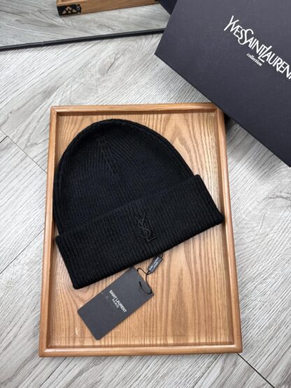 Yves Saint Laurent fine wool knitted hat - Image 3