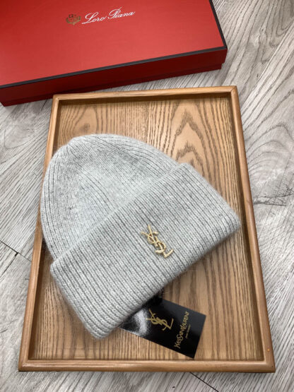 Yves Saint Laurent fine wool knitted hat - Image 3