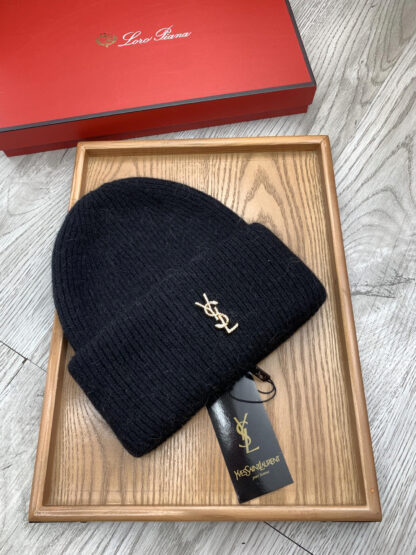 Yves Saint Laurent fine wool knitted hat - Image 3