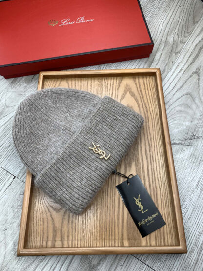 Yves Saint Laurent fine wool knitted hat - Image 3
