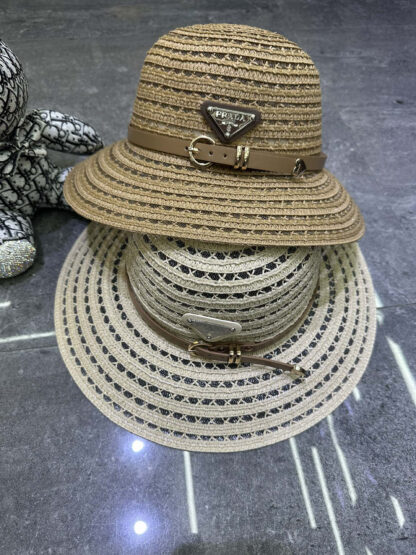 Prada's new hot-selling bucket hat - Image 3