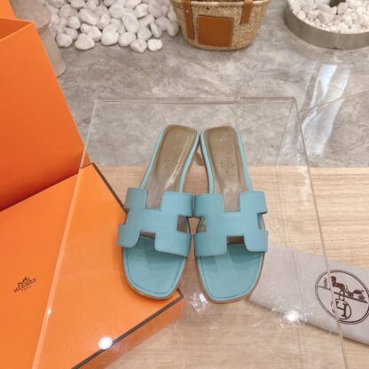 Hermès Palm Print Summer Classic Cowhide Light Blue Flat Slippers - Image 2