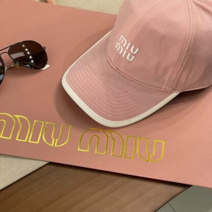 Miu Miu casual embroidered baseball cap - Image 4