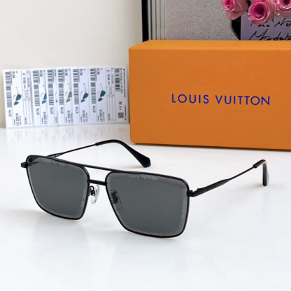 LOUIS VUITTON Fashion Sunglasses - Image 4