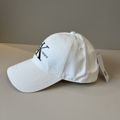 Calvin Kleinf stylish all-match baseball cap - Image 3