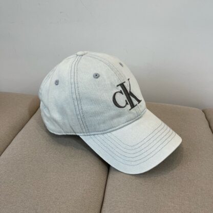 Calvin Kleinf stylish all-match baseball cap - Image 3