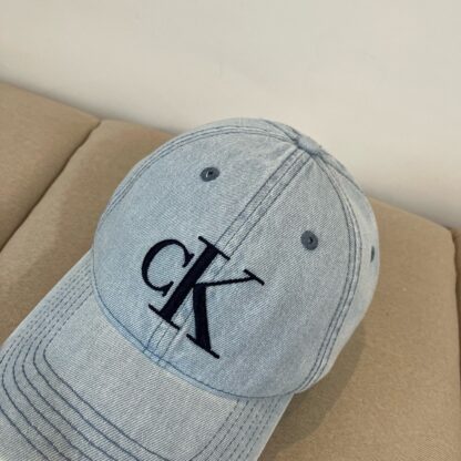 Calvin Kleinf stylish all-match baseball cap - Image 3