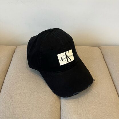 Calvin Kleinf stylish all-match baseball cap - Image 3
