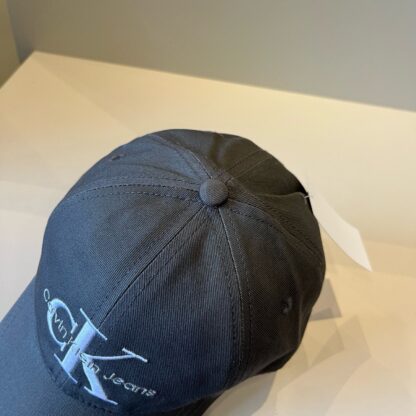 Calvin Kleinf stylish all-match baseball cap - Image 3