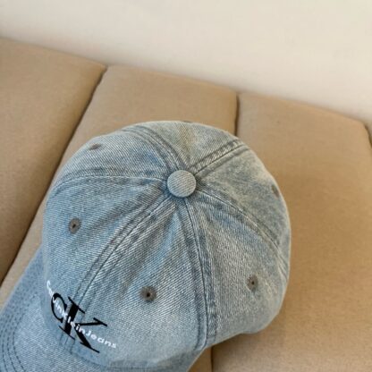 Calvin Kleinf stylish all-match baseball cap - Image 3