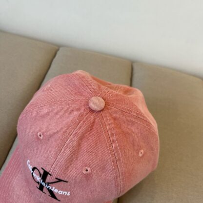 Calvin Kleinf stylish all-match baseball cap - Image 3