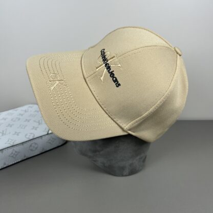 Calvin Kleinf stylish all-match baseball cap - Image 3