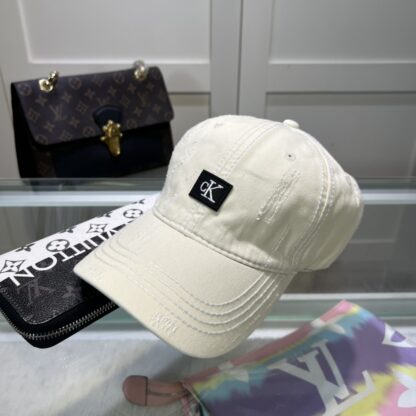 Calvin Kleinf stylish all-match baseball cap - Image 3
