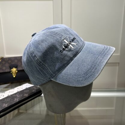 Calvin Kleinf stylish all-match baseball cap - Image 3