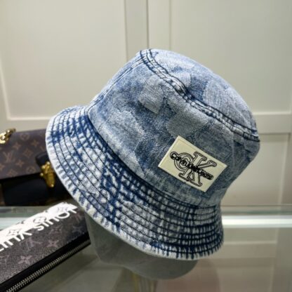 Calvin Kleinf stylish bucket hat - Image 3