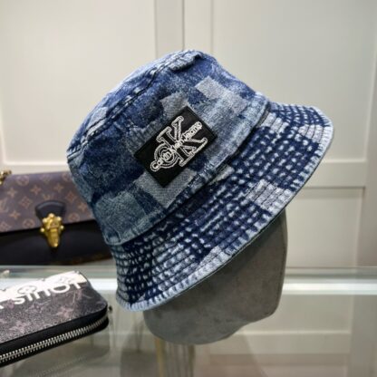 Calvin Kleinf stylish bucket hat - Image 3