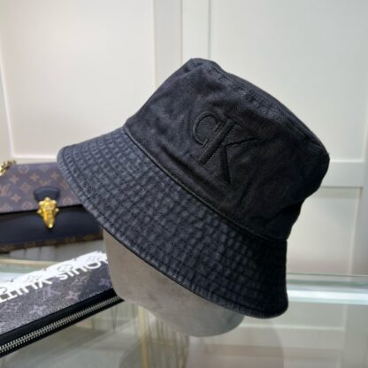 Calvin Kleinf stylish bucket hat - Image 3