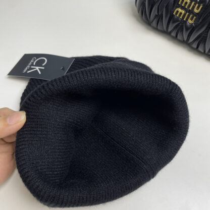 Calvin Kleinf fine wool knitted single hat - Image 3