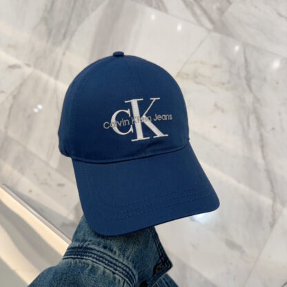 Calvin Kleinf casual all-match baseball cap - Image 3